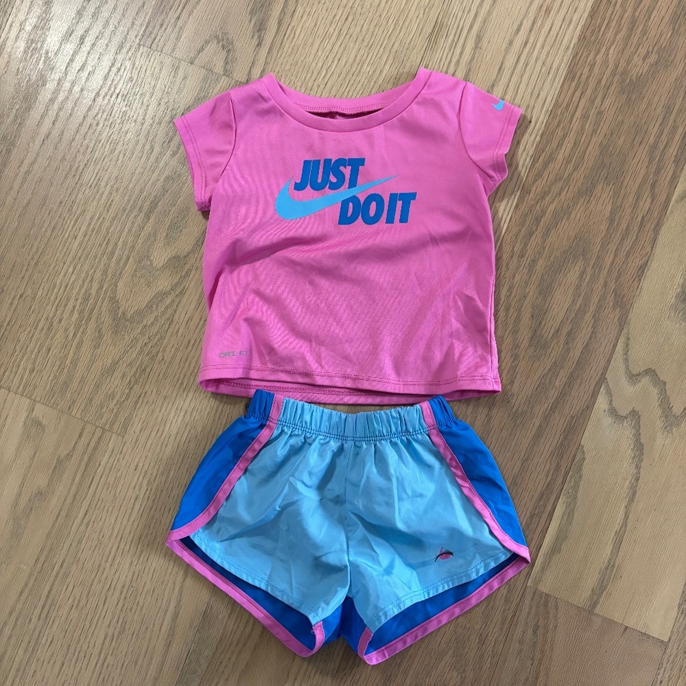 Nike Pink and Blue Matching Set 18m EUC